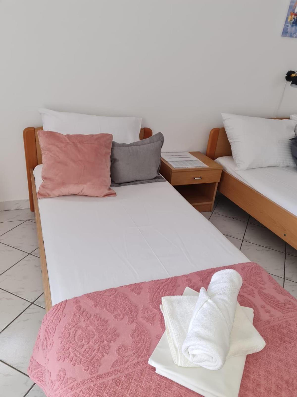 Iva Apartments ポダツァ エクステリア 写真